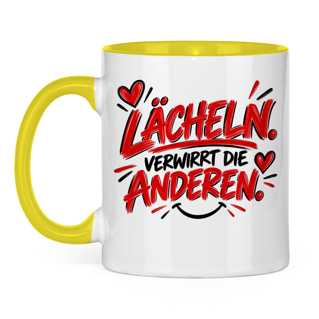 Tasse „Lächeln verwirrt die anderen“ – Lustige Spruchtasse mit Humor