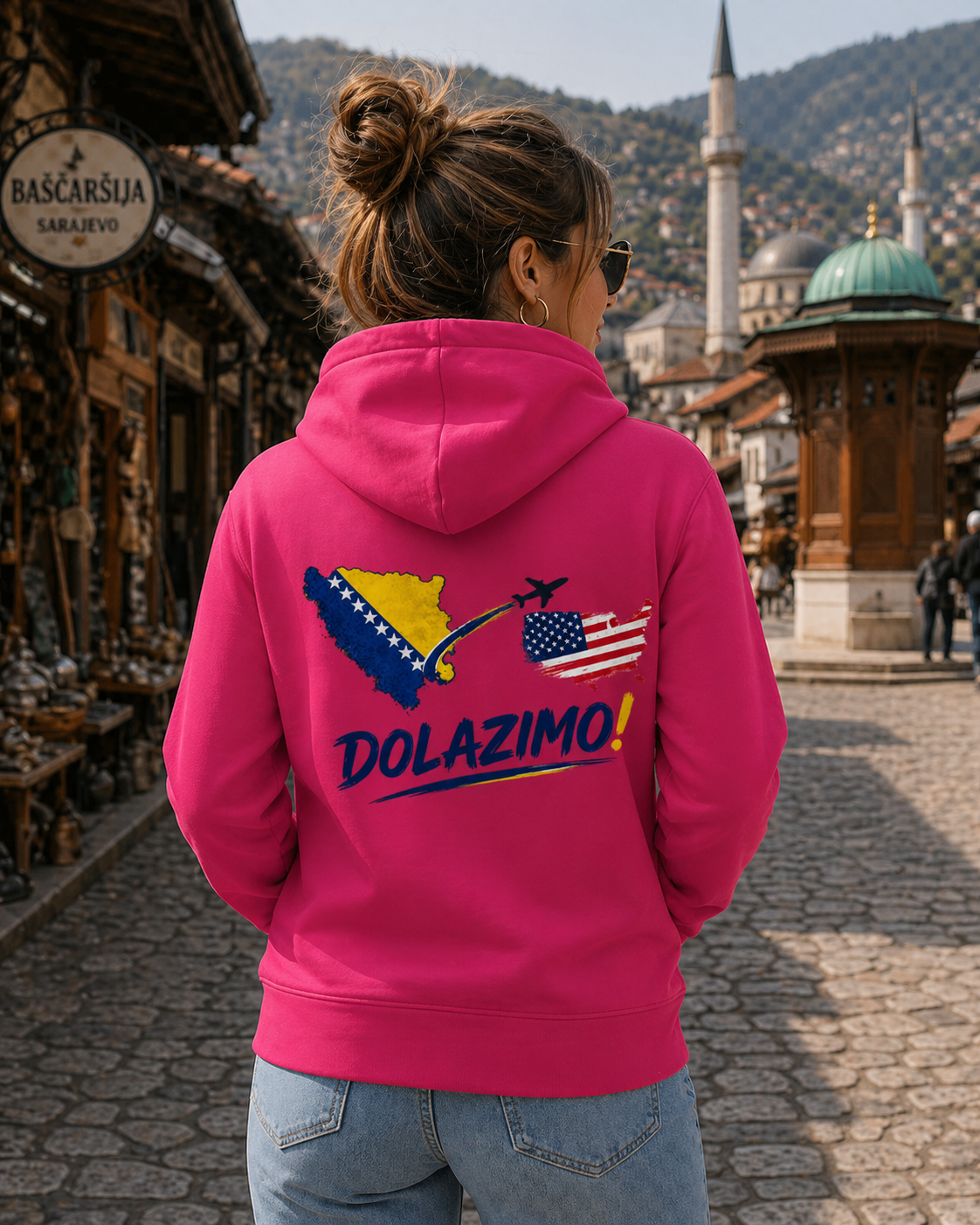 Ženski Premium organski duks s kapuljačom – Dolazi Bosna | Print na leđima